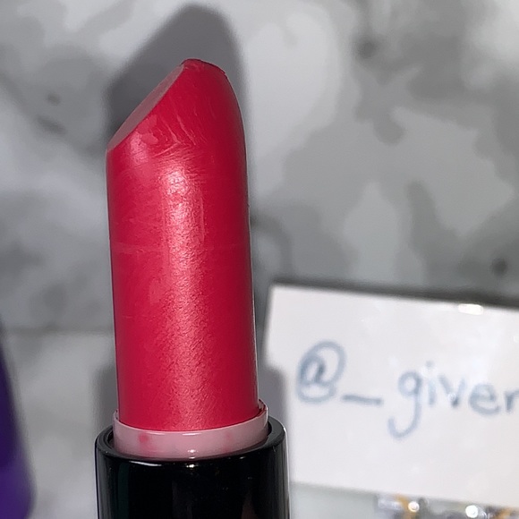 ALL FIRED UP NWOB Retro Matte Lipstick MAC - Picture 5 of 15